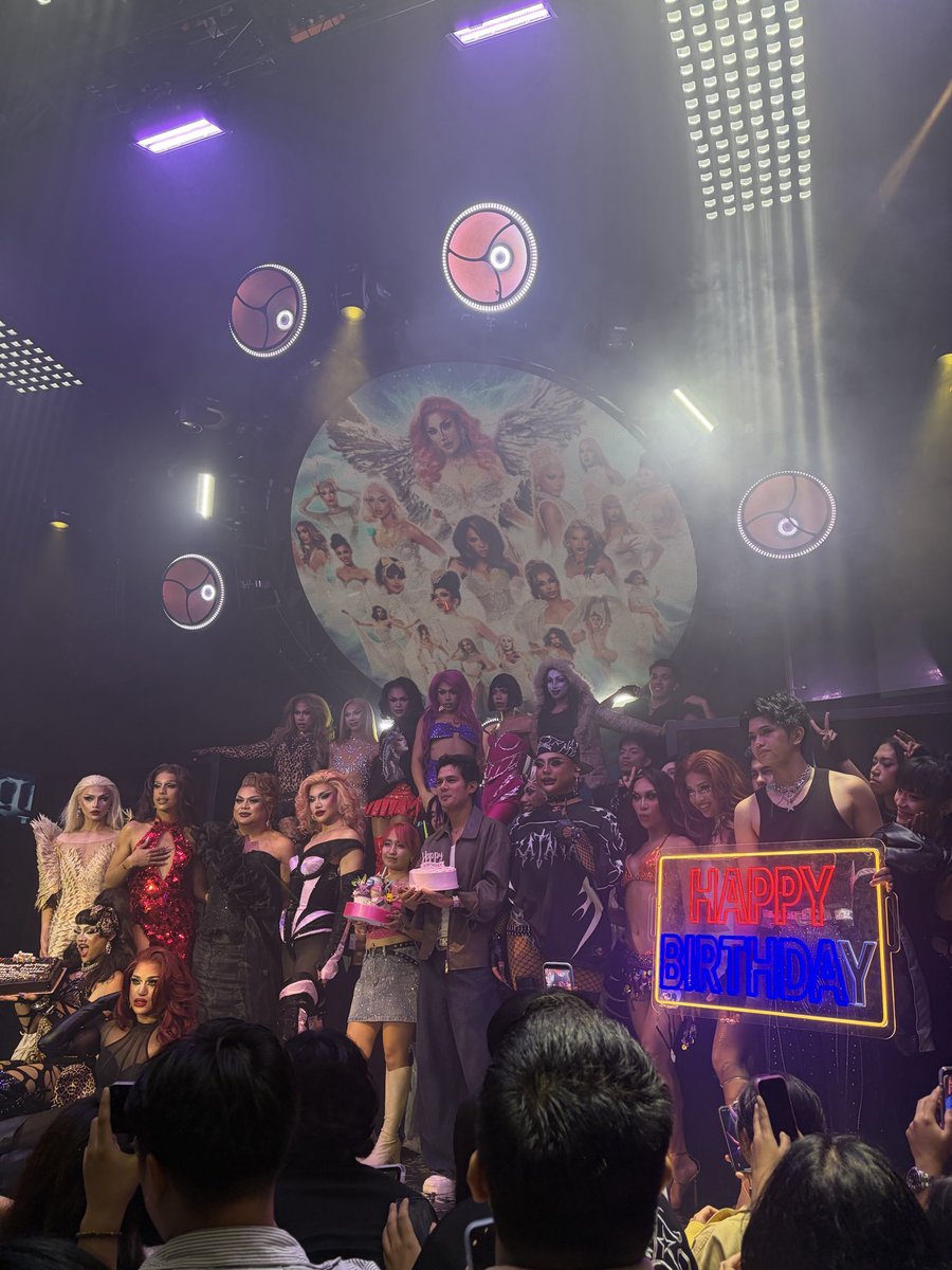 starz4min's tweet photo. a night of a thousand minty fresh and i lived for every bit of it!! every era, every call back, every pyesa. 

you have such a legacy, @minortiz!!! im so so proud huhu ily saur much 🥹🫶 https://t.co/uQmdEuqMnh