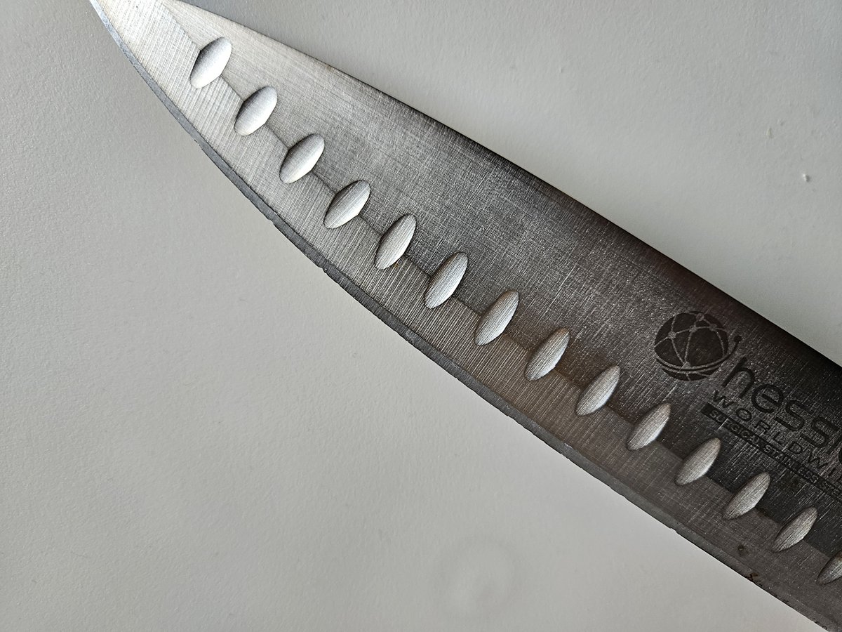 CarolinaAce2's tweet photo. Count your days hessler.  What happend to always sharp never chip kind of knifes 😡😡😡🤬  now i have to go get someone to sharpen them 
@HesslerKnives https://t.co/szHr3ACTvG