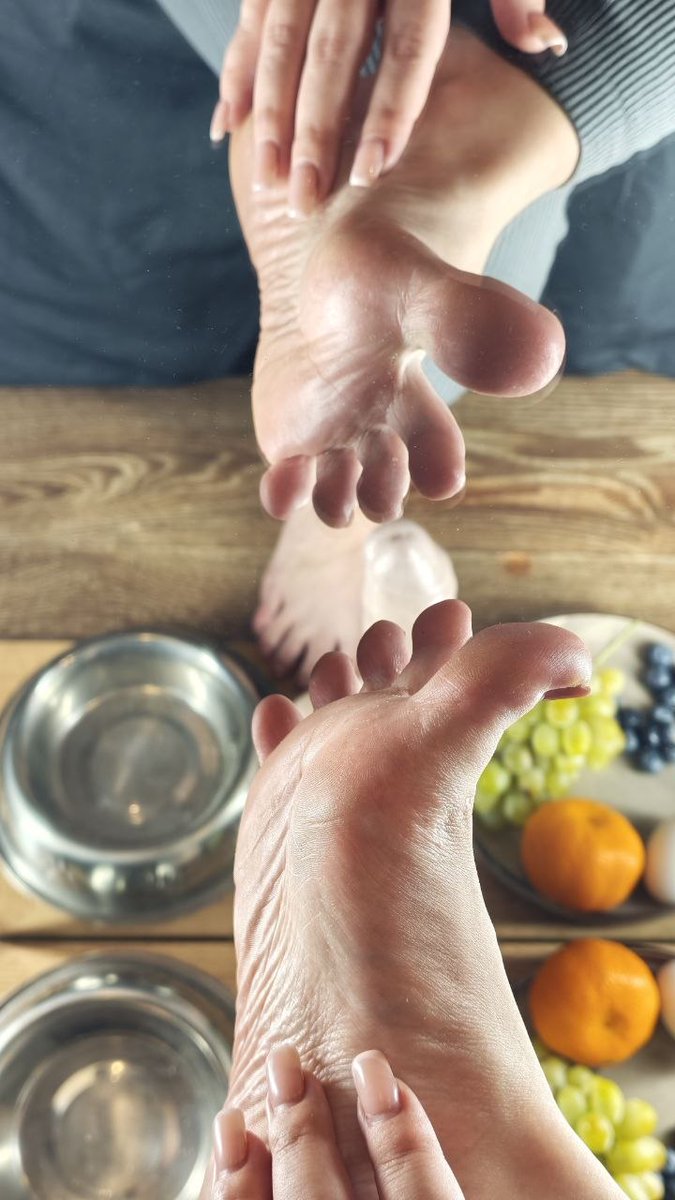 PepperflameZoey's tweet photo. U see how it pops n squishes? Obsessed with these texture details, no cap
#Crushing #CrushKink #FootCrushing #CrushingVideo #FootFetish #SoleCrush #Crushing #CrushKink #FootCrush #CrushingVideos #FootFetish #SoleCrush #FemDom #FEMALEDOMINATION #Mistress https://t.co/SKbe2uUnIs