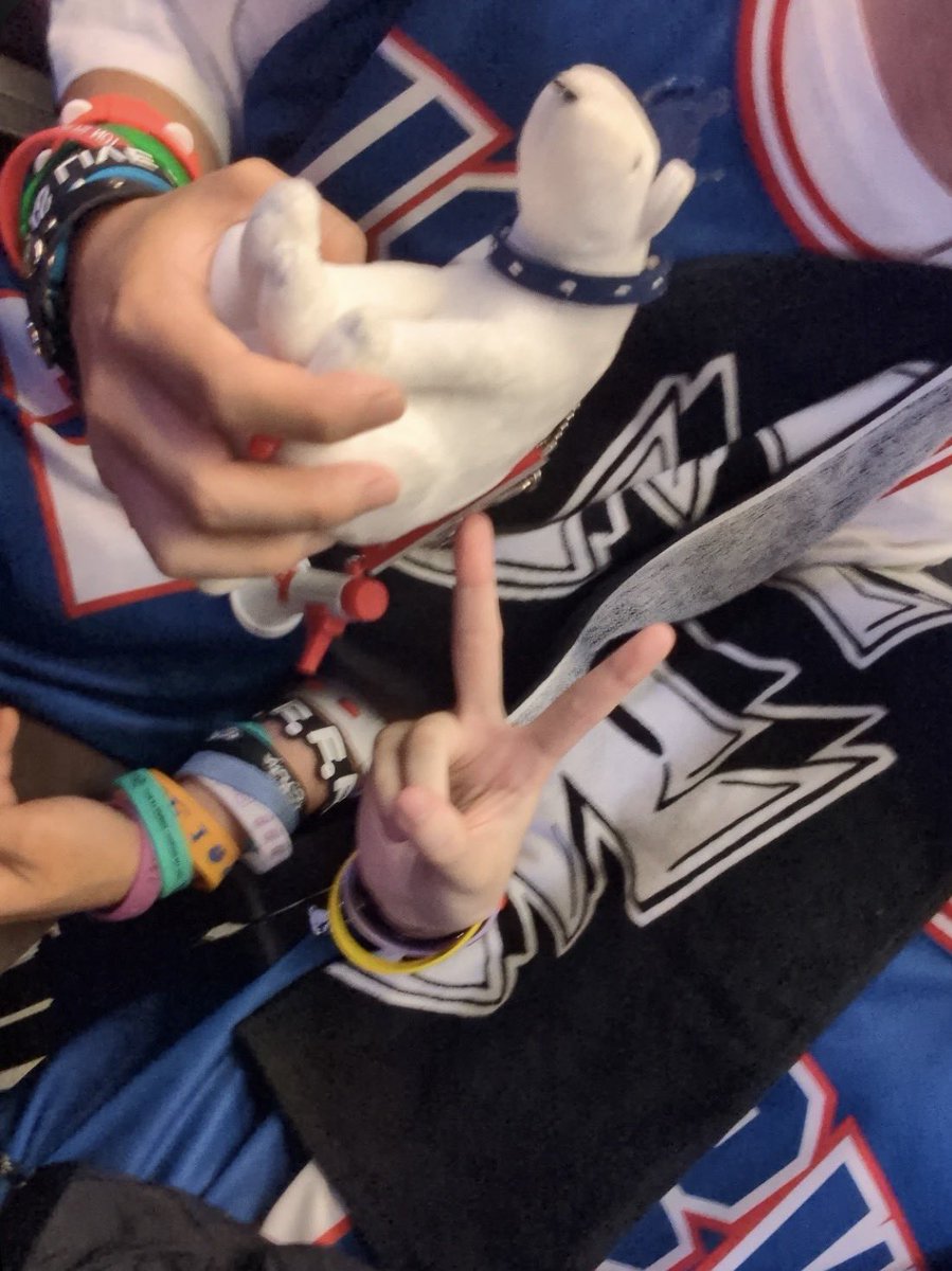 dai453_12's tweet photo. ’’さよならミュージック僕はただ君の友達に’’

連番相手欲しい！！
仲良しさん欲しい🤩🤩

#邦ロック好きな人と繋がりたい 
#邦ロック好きと繋がりたい
#日曜日だし邦ロック好きと繋がりたい 
#日曜日だし邦ロック好きな人と繋がりたい https://t.co/WfDB4gDLPx