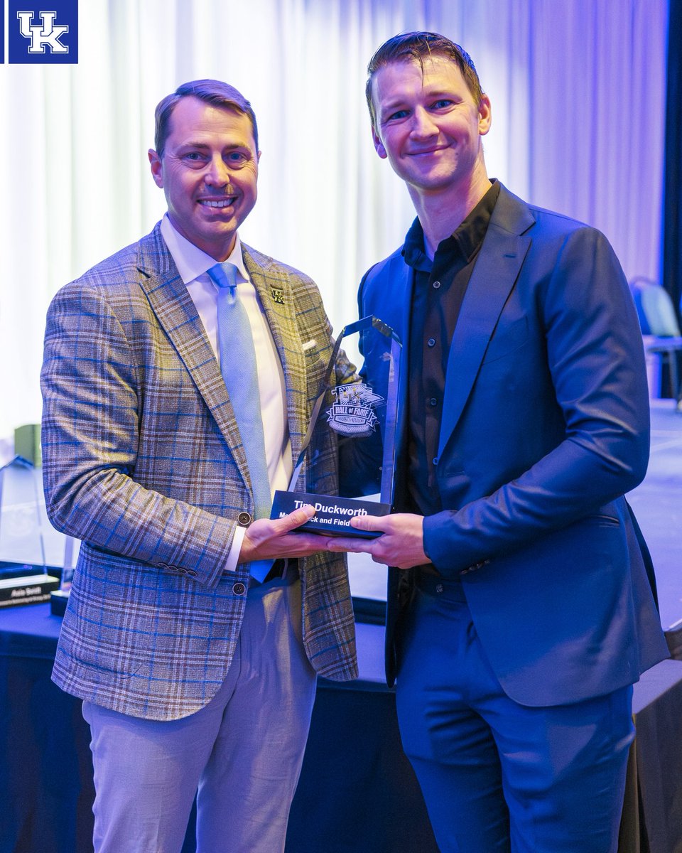 KentuckyTrack's tweet photo. Legacy cemented 👏👏

Congrats to @timothy_duckworth on his induction into the UK Athletics Hall of Fame.

#WeAreUK | #UKTF https://t.co/XCoCmYjXAW