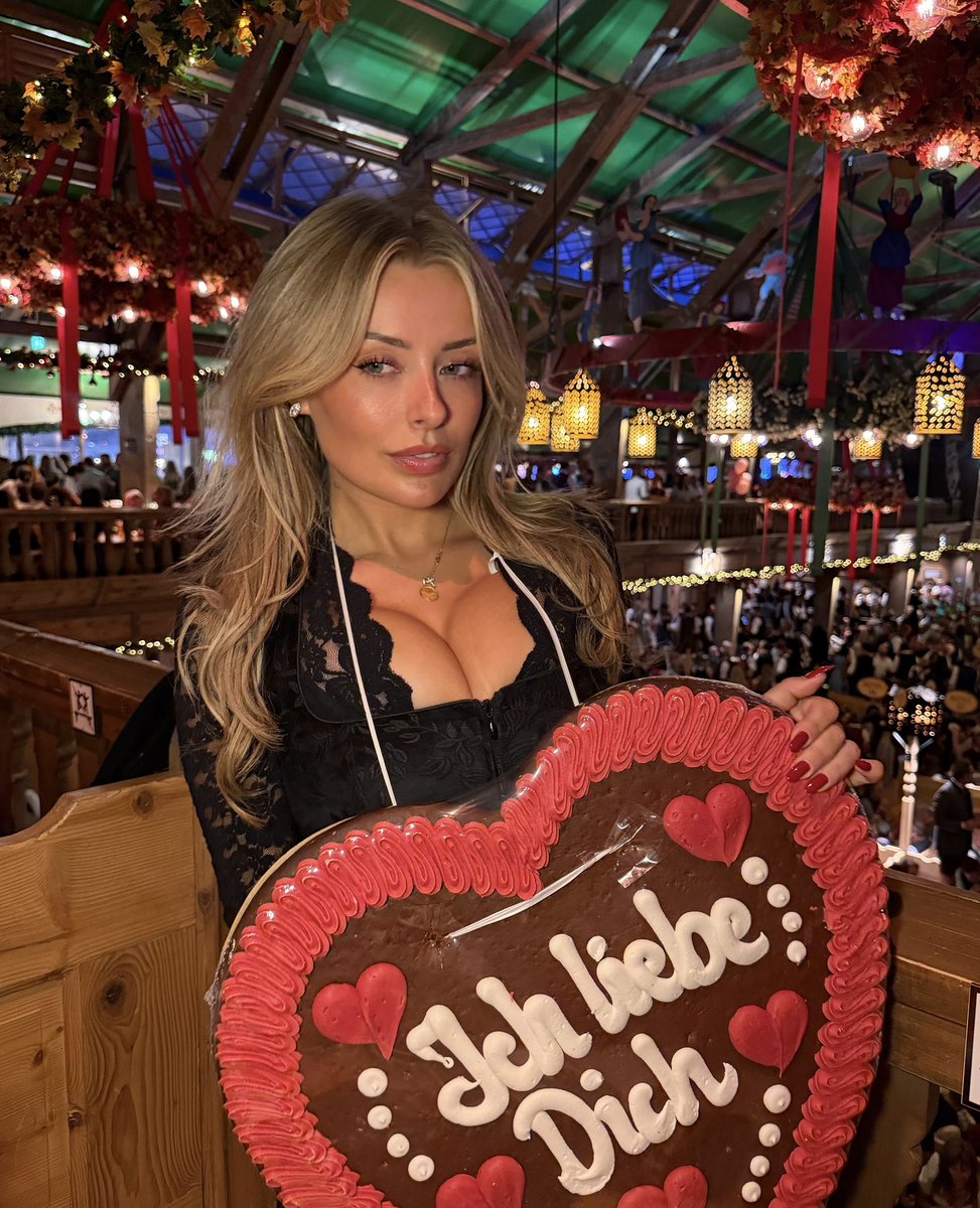 CorinnaKopf's tweet photo. lil oktoberfest dump 🫦 https://t.co/migtOBHsIh