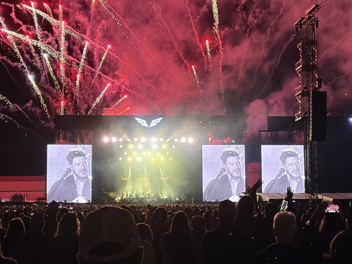 ItsKyleDawson's tweet photo. Day 3 of Bourbon &amp; Beyond. Music festival on a college football Saturday should be an eventful day 😂 This was yesterday’s menu:

St. Paul &amp; The Broken Bones
Amigo The Devil
Marcus King Band
Father John Misty
Of Monsters and Men
Foster the People
Kacey Musgraves
Mumford &amp; Sons https://t.co/vZPtFn4sd9