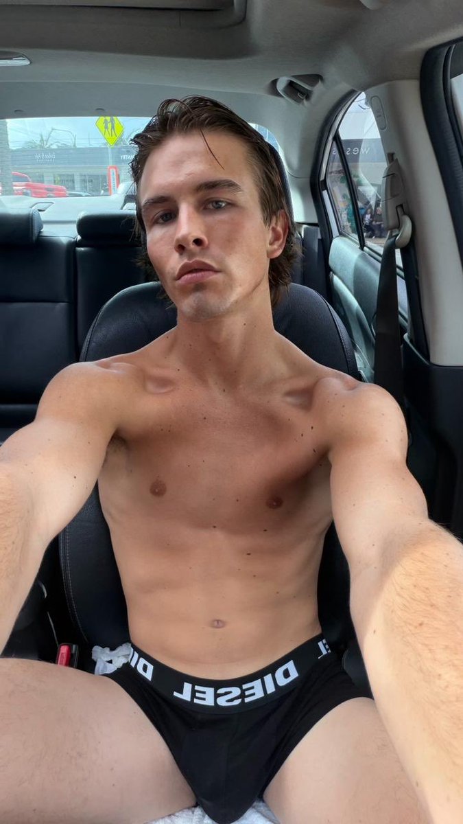 aussiejayxxx's tweet photo. Good morning chat https://t.co/0lYrdTn99b
