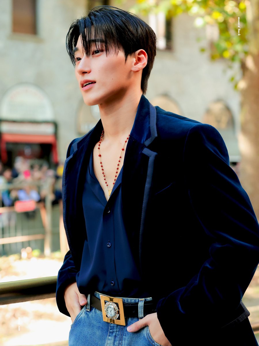 moonandback710's tweet photo. 260926 STRAVAGANZA SICILIANA
#에이티즈 #ATEEZ #산 #SAN
#DGxSAN #DGSS27 #DOLCEGABBANA @ATEEZofficial @dolcegabbana https://t.co/w4nnnxOQSC