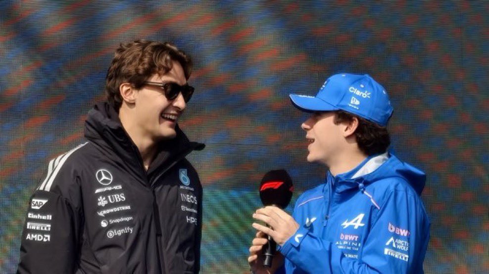 ColapintoFiles's tweet photo. 🗣️ George Russell también defiende a Franco Colapinto.

“Un race ban sería demasiado duro.” 

“En los reinicios después del Safety Car, con los neumáticos fríos, un error muy chico puede tener grandes consecuencias, y por lo que vi hoy, eso fue lo que pasó.” https://t.co/BecwOcT7Fd