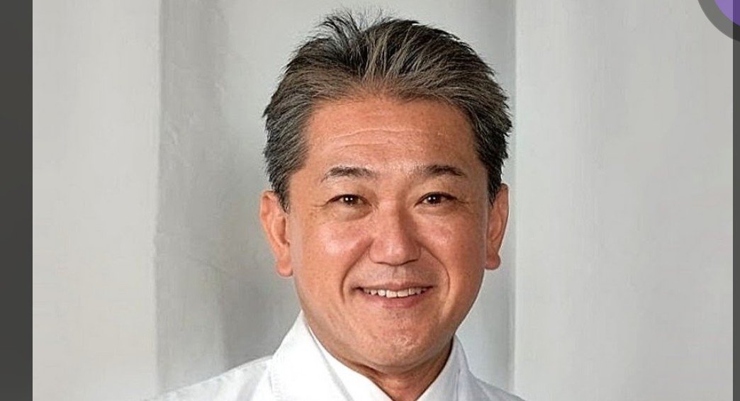 ZFWUNP3p3z58407's tweet photo. 歯科医師の吉野さんは、2018年から2020年まで、蜂蜜療法（ハニーセラピー）の信奉者だったのを知ってますか？
糖質代謝を高めるために、はちみつの他に黒糖・果物・良質の乳製品なども推奨していたんですよ！
しかし、他人の受け売りでは商売にならないことを知った吉野さんは、新たなビジネスチャンスとして四毒抜きに変更したのです ！
この時、吉野さんが支持していた崎谷医師には、メール一通で関係を断ったようで、簡単に木原弁護士を除名したケースと同じパターンなのです ！
これらのことは、真の吉野さんの実像を知る上で、極めて貴重な情報であると思います ！
#吉野敏明はハニーセラピーの信奉者だった
#吉野敏明に騙されるな