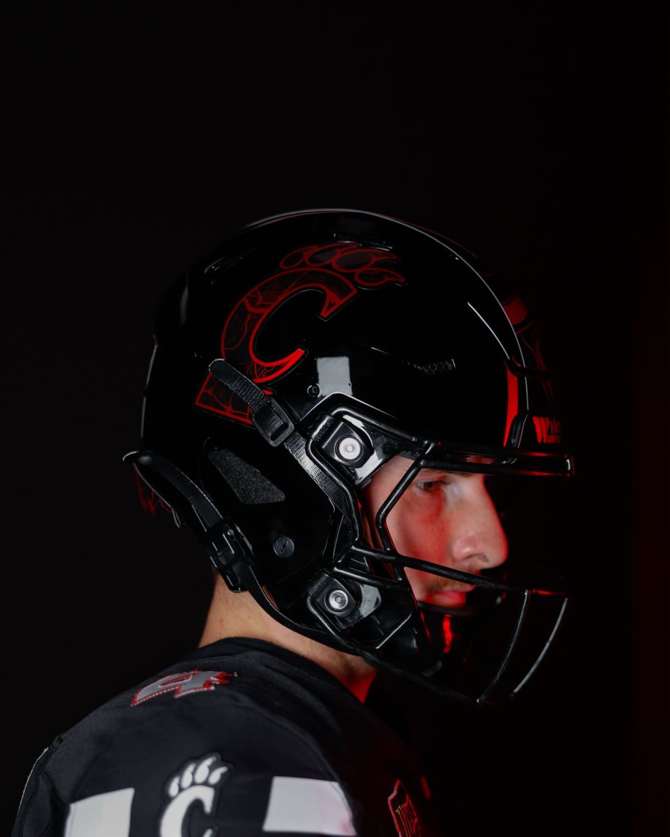 GoBearcatsFB's tweet photo. NIPPERT AT NIGHT HELMETS https://t.co/vt3bDxVDy4