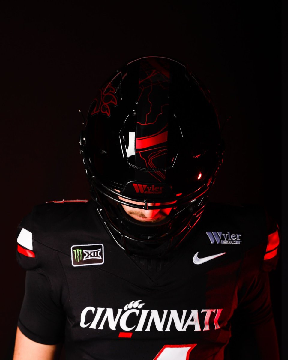GoBearcatsFB's tweet photo. NIPPERT AT NIGHT HELMETS https://t.co/vt3bDxVDy4