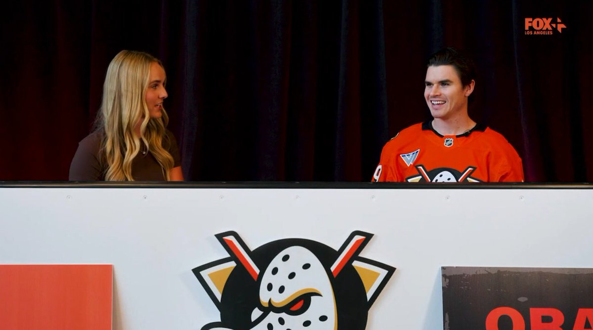 LongChangeNHL's tweet photo. I find the angle of this Anaheim Ducks interview hilarious. They don't even look real
#FlyTogether https://t.co/GQO962GTfX
