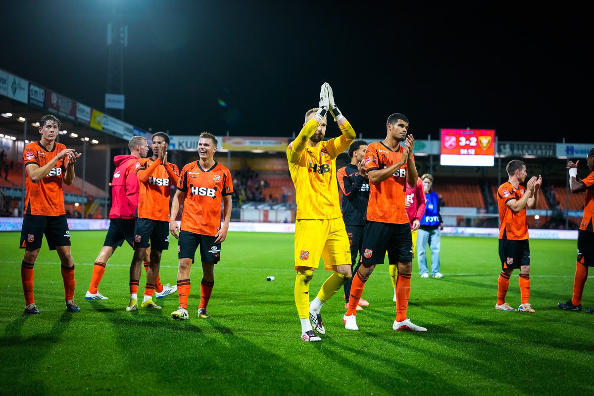 fcvolendam's tweet photo. 🟠⚫️ ✘ ⚫🟢

🧡 Fijne zaterdag, Volendammers!

#VOLVVV | #WêiBinneVòlledam https://t.co/5HfV9ePrOw