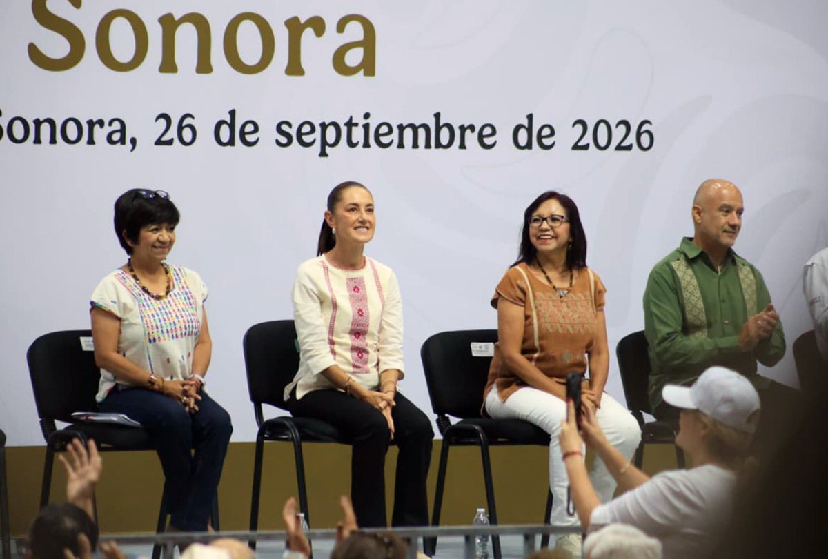 Letamaya's tweet photo. Acompañamos a nuestra presidenta @Claudiashein en #Sonora, la entidad número 31 de su gira para informar al pueblo de México sobre las acciones que impulsan el #Bienestar y la #JusticiaSocial.

Destacó que la #Transformación se construye desde el territorio: escuchando a la gente y atendiendo sus necesidades. En Sonora los #ProgramasDeBienestar mejoran la vida de las familias y reconocen su participación en la construcción del país. Con el #HumanismoMexicano nadie se queda atrás. 🇲🇽❤️

@AlfonsoDurazo