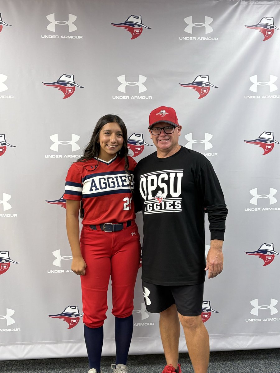 mariah_deanda's tweet photo. I’m so excited to announce my committed to Oklahoma Panhandle State University! 💙

Thank you God, my family, my coaches @Coach_Savage_15 and @allymckinney and Coach Jim Walker for believing in me and helping me reach this moment. I’m so blessed and excited for this opportunity! https://t.co/2248gJMsA2