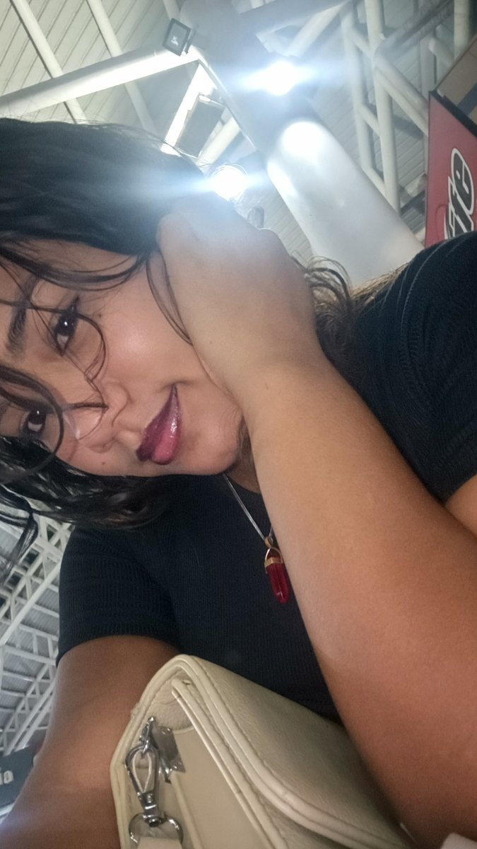 DixelisR7g's tweet photo. ✨✨✨ algún día me volveré a enamorar por ahora ... Me seguiré enamorando de mi misma ✨✨✨ https://t.co/zayeTuGpBg