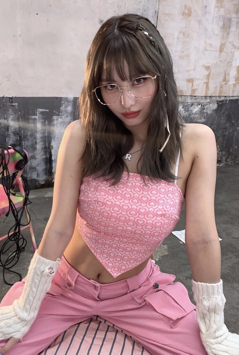 Mellyfn9y's tweet photo. I love it when they dress like whores ❤️ 
#kpopfap #kfap #knsfw https://t.co/PMabYeDpmx