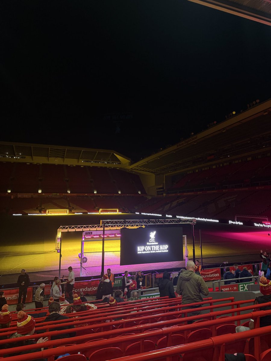 rudkin_abigail's tweet photo. This is where I’m sleeping tonight raising money for the LFC foundation. 

If you can, please donate ❤️

https://t.co/v7IaC1vqoY https://t.co/0bLBtdbCIA