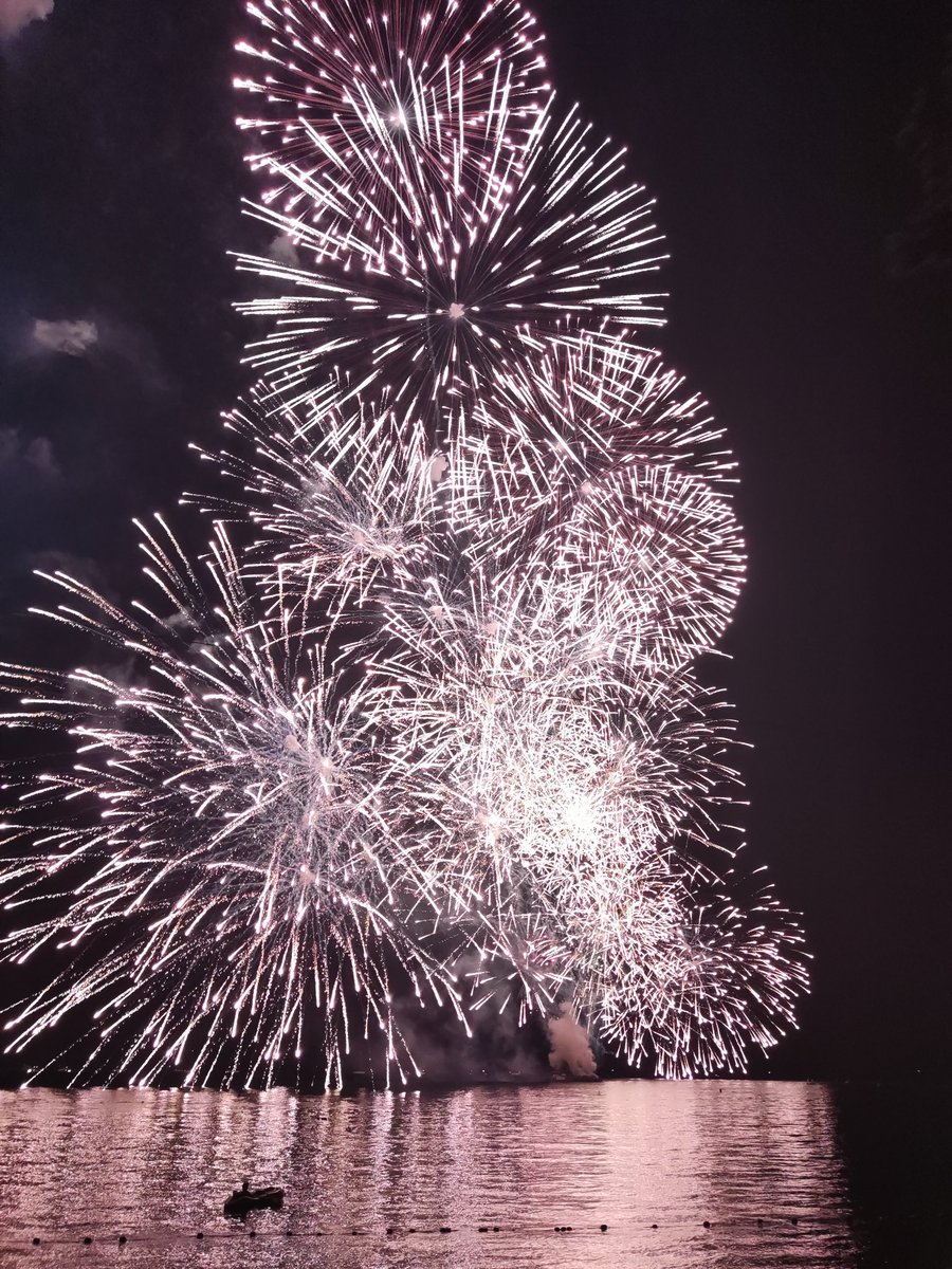 Megumin_de4s's tweet photo. 想去琵琶湖花火大会🎆和海游馆… https://t.co/Okv26wuJLQ