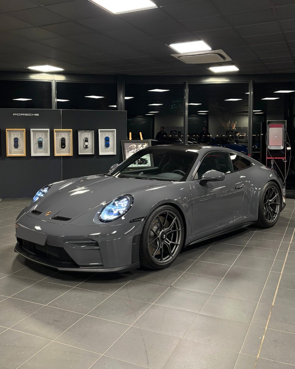 Venosier's tweet photo. Porsche 911 GT3 Touring https://t.co/RYsxLeVyTT