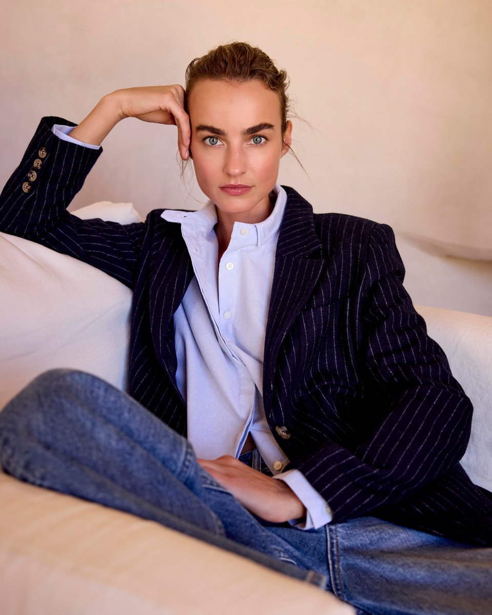 victoriascottca's tweet photo. Blue layers, clear mind. Shop the look: JcSophie Paolo blouse, Penelope jacket, and Pita jeans. https://t.co/bGFXlzNZhO