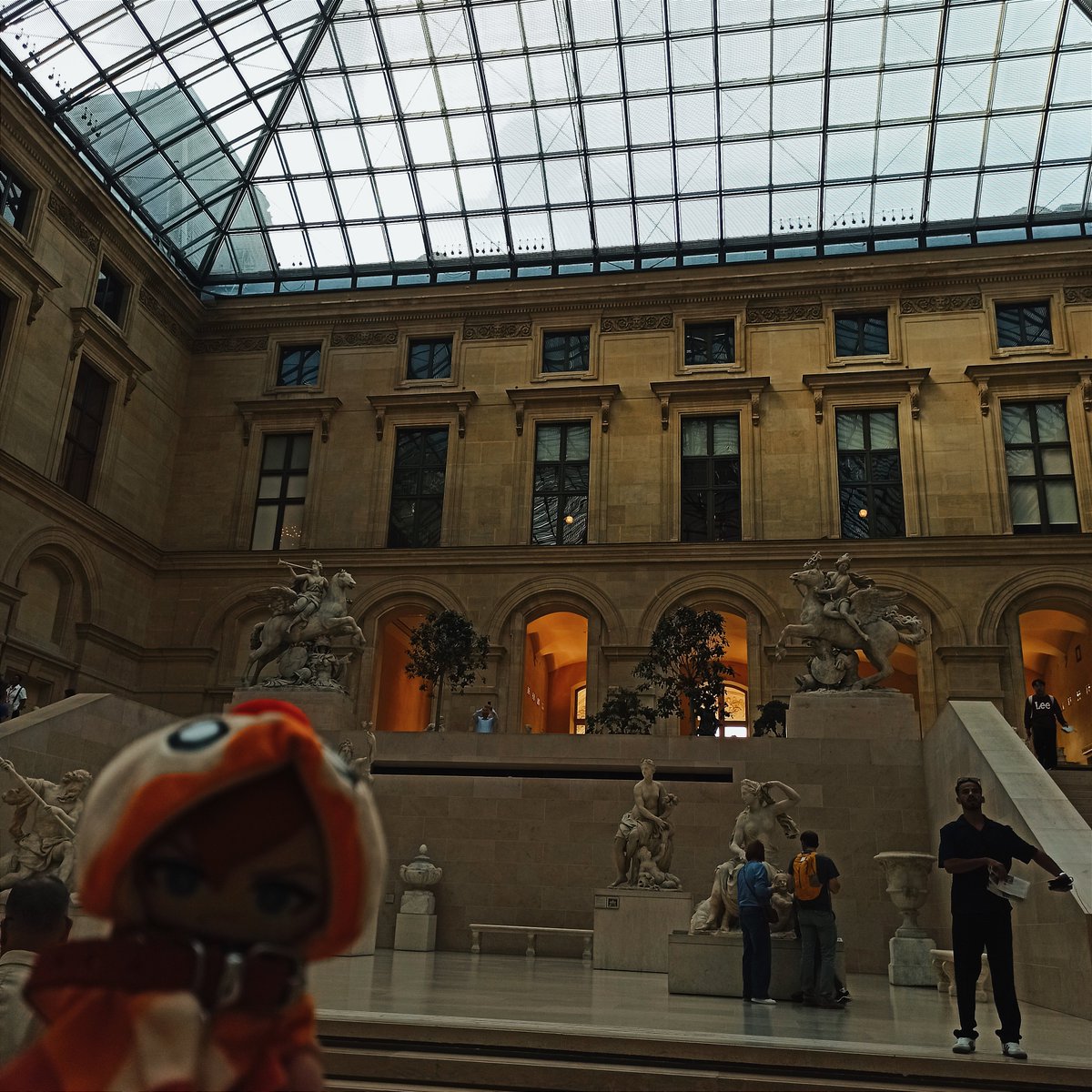 h_godes's tweet photo. Went on a vacation to Paris with Rypape. (My first time btw) 👀

And did the most tourist-coded trip ever. 
Now can cross Paris out from the bucket list. ✅

Also snucked him into a concert, he too smol and didn't need a ticket. 
#Rypape https://t.co/S7GqLDhSRa