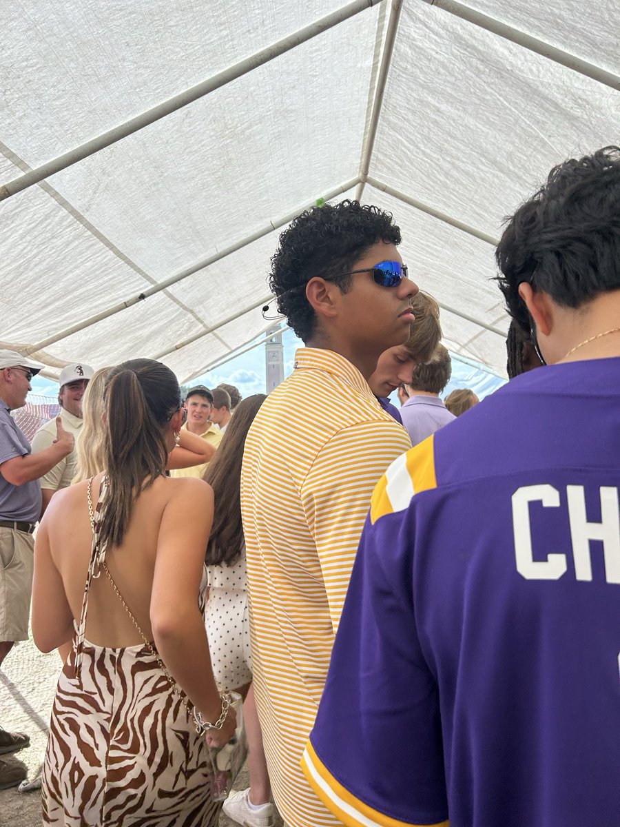 KyleAdams46's tweet photo. Why is there a Texas fan at my LSU tailgate https://t.co/opzEEw3fYm