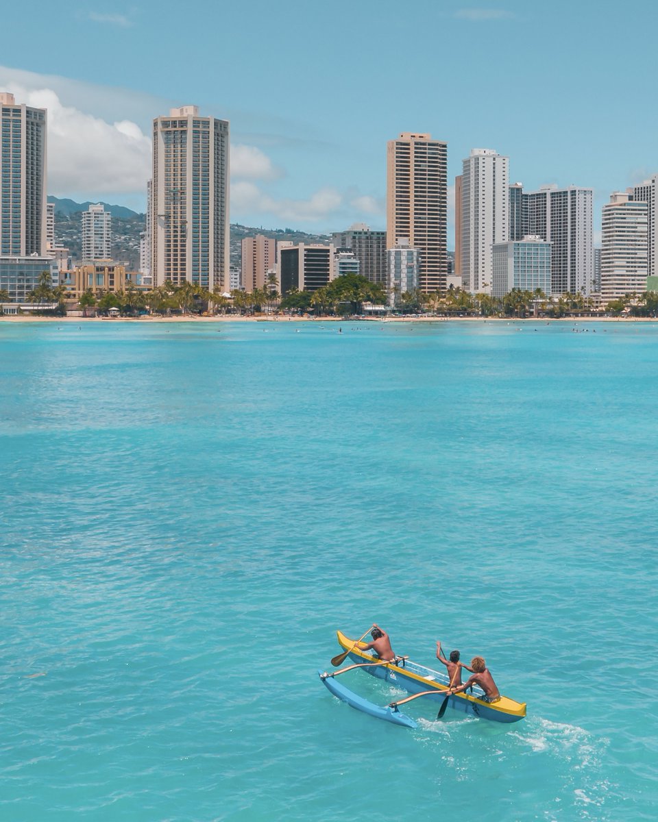 WaikikiBeachWlk's tweet photo. Happy Aloha Saturday! 🩵 Stay dry this weekend, friends… we’re dreaming of blue skies and Waikiki days like this. Bring on the sun! ☀️🌊

Until then, pop into your favorite shops and grab a bite at Waikiki Beach Walk while you wait.

#WaikikiBeachWalk #Waikiki #AlohaSaturday https://t.co/mnbzXseXyN