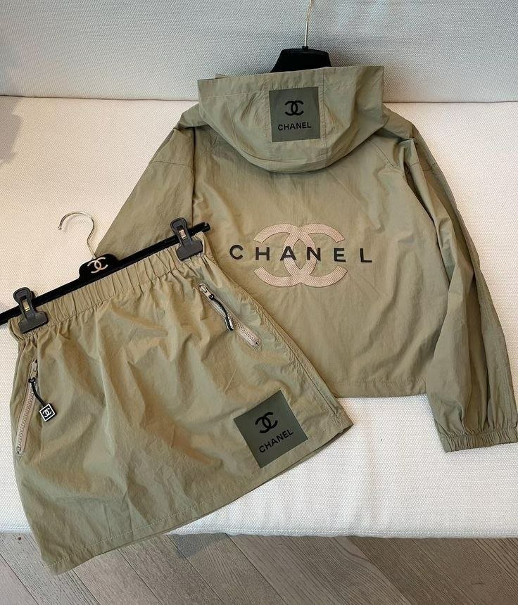 taergp's tweet photo. Chanel + Gucci = ? https://t.co/bNu4rHdERr