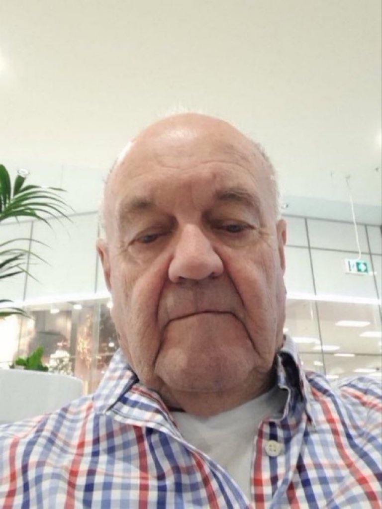 ObeyMcVey's tweet photo. I'm single father looking for true love

My New zangi number 
3931716715 https://t.co/6YlKpC5mMc