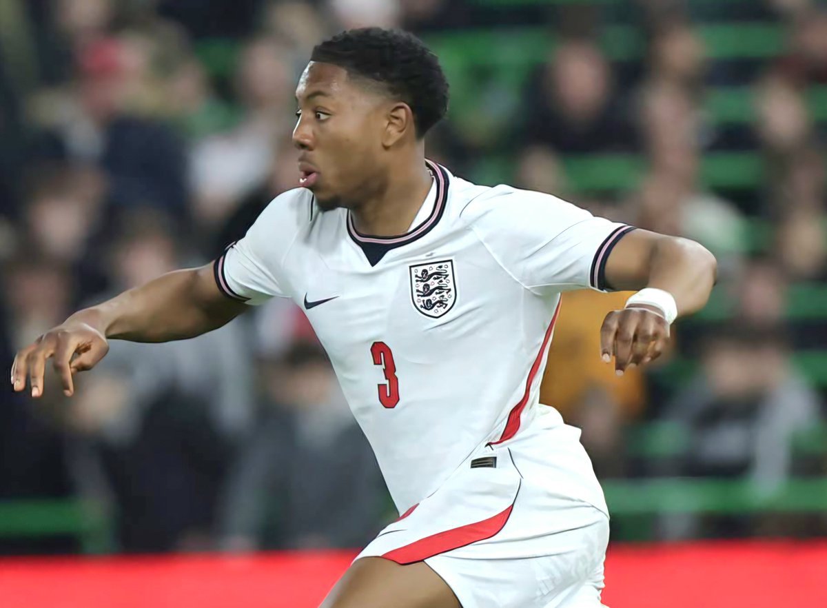 AFCJaccy's tweet photo. Taking off Myles Lewis-Skelly ripped the control out of England’s midfield. 
Spain couldn’t play through the middle before he came off, now Spain are running the game. 
#ENGESP https://t.co/mV9Q0khgRU