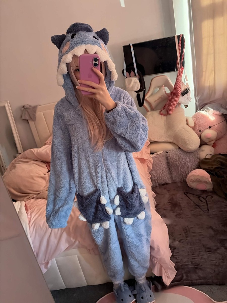 miffyisy's tweet photo. Sharky rawr or smth like that ^o^ https://t.co/dtHmeMXRNv