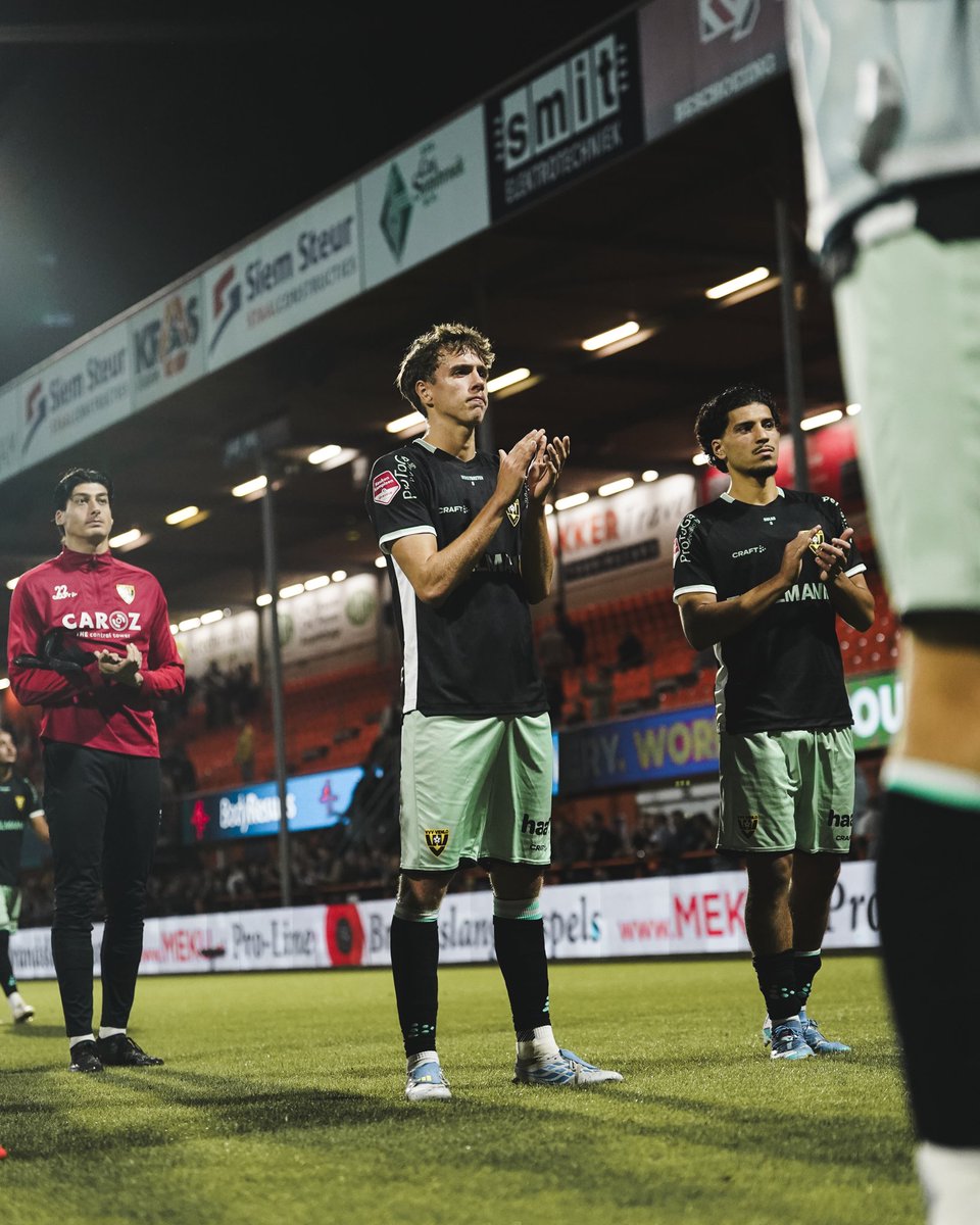 VVVVenlo's tweet photo. Bedankt voor de support, fans! Op naar volgende week. 👊

#AllesHeejIsVVV #VOLVVV https://t.co/1AYzSD8bxb
