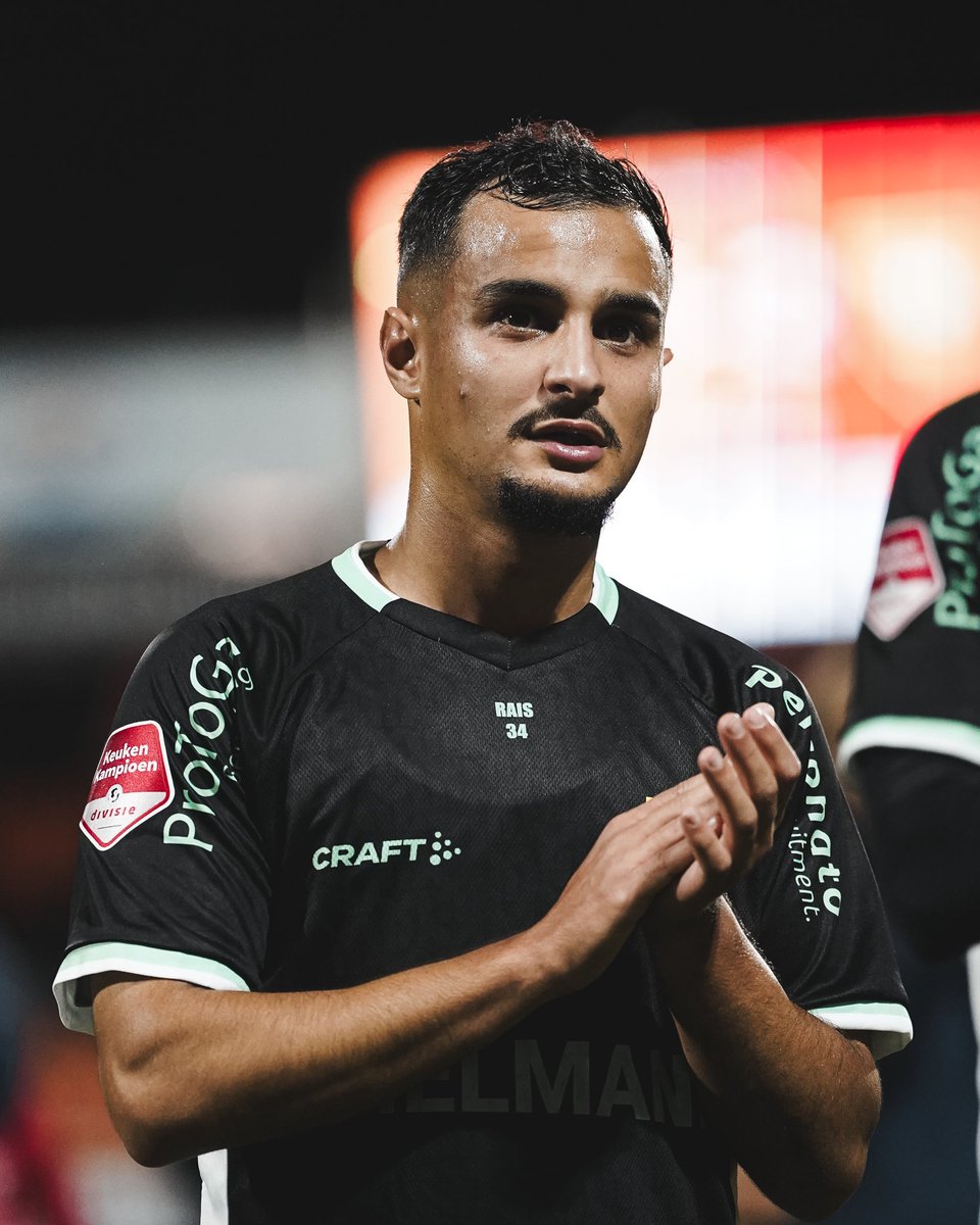 VVVVenlo's tweet photo. Bedankt voor de support, fans! Op naar volgende week. 👊

#AllesHeejIsVVV #VOLVVV https://t.co/1AYzSD8bxb