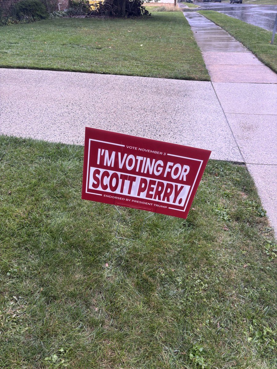 ScottPresler's tweet photo. Signs are going up across the district for Congressman Scott Perry. 

If you live in Cumberland, Dauphin, or York counties, please connect with me. 

All hands on deck. https://t.co/sdux4OcQe7