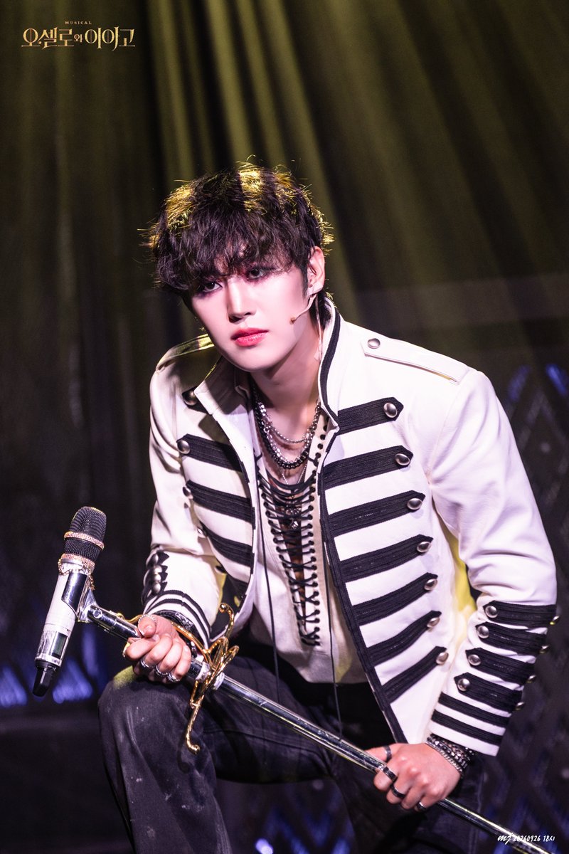 MJ_PlayPic's tweet photo. 오셀로와 이아고 20260926 18시
스페셜 커튼콜
M7. 질투를 조심하라

이아고 役 김경록 배우 https://t.co/02Z7GX3vN9