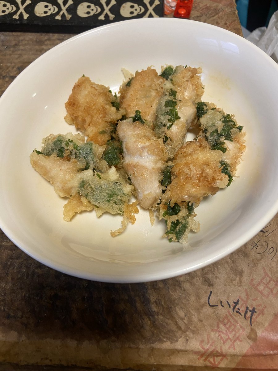 Ysuke1014's tweet photo. 昨日のご飯
朝→大葉納豆丼
昼→無し
夜→ささみ大葉天ぷら https://t.co/00usx86X8n
