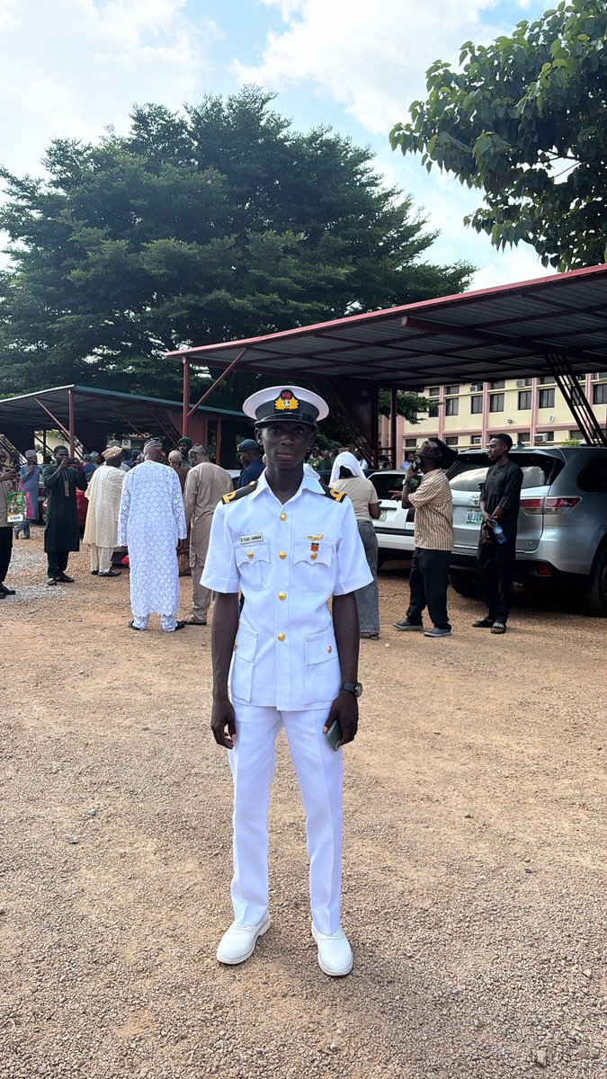 dakingareee's tweet photo. Lemme re-introduce my Jnr bro Sub lieutenant Uu Usman ❤️
#proudsis ❤️❤️ https://t.co/BetW4ARUyn
