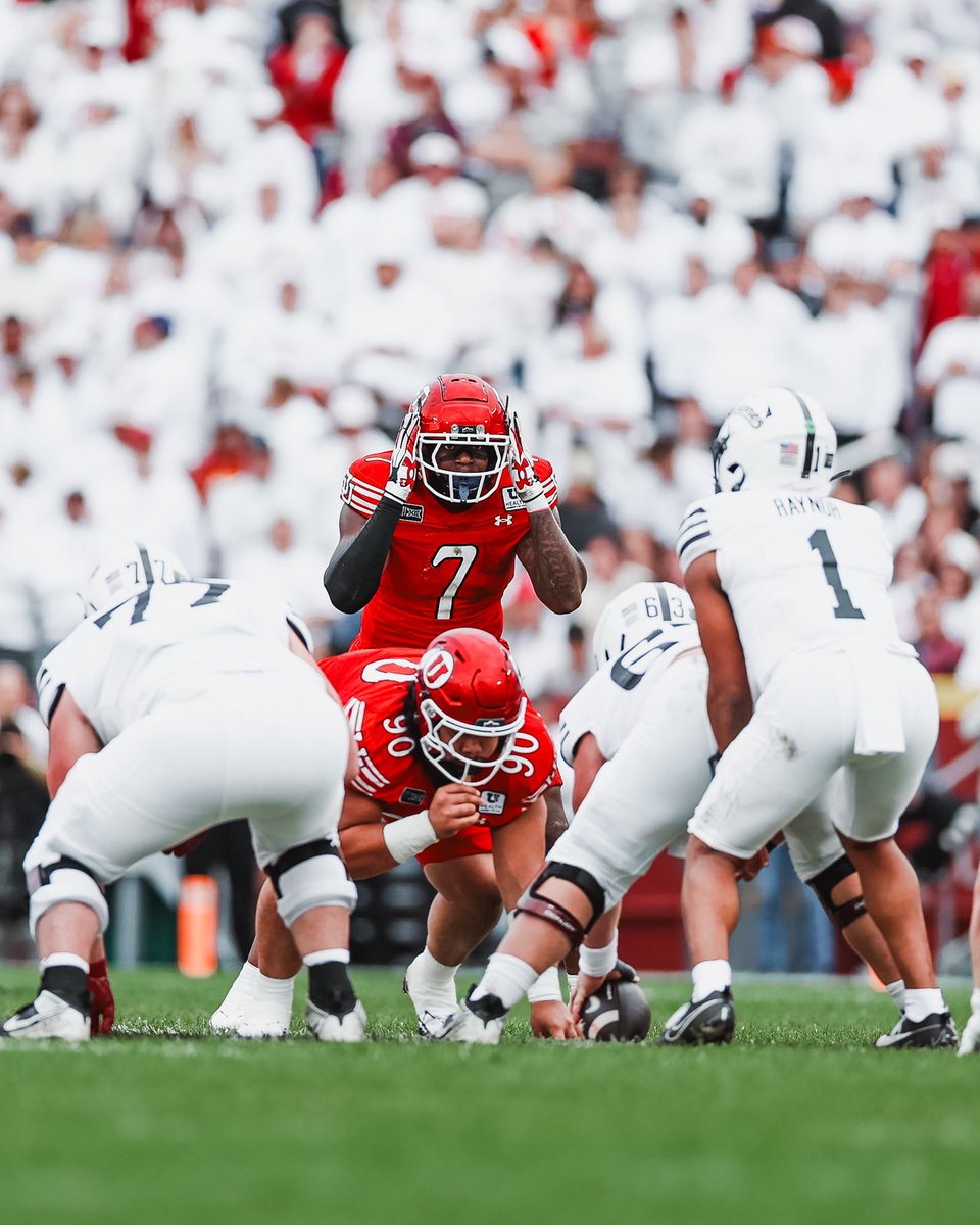 Utah_Football's tweet photo. Defense back to work😤

#GoUtes | #RSNB https://t.co/33tZNEqMbc