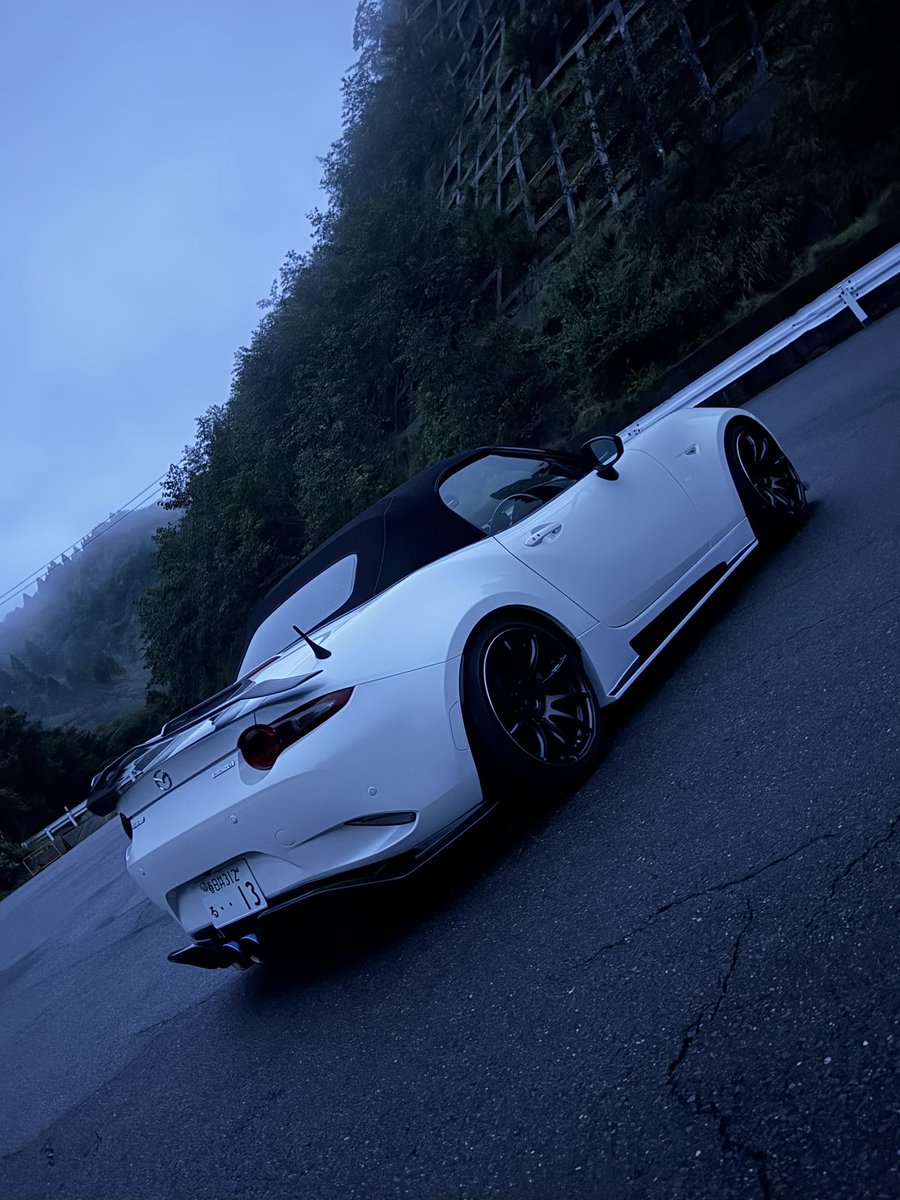 xiseix's tweet photo. わかってたけど霧がすごい🤣
おはよう日曜日🎉🥾⛰️ https://t.co/bWaMfhCGav