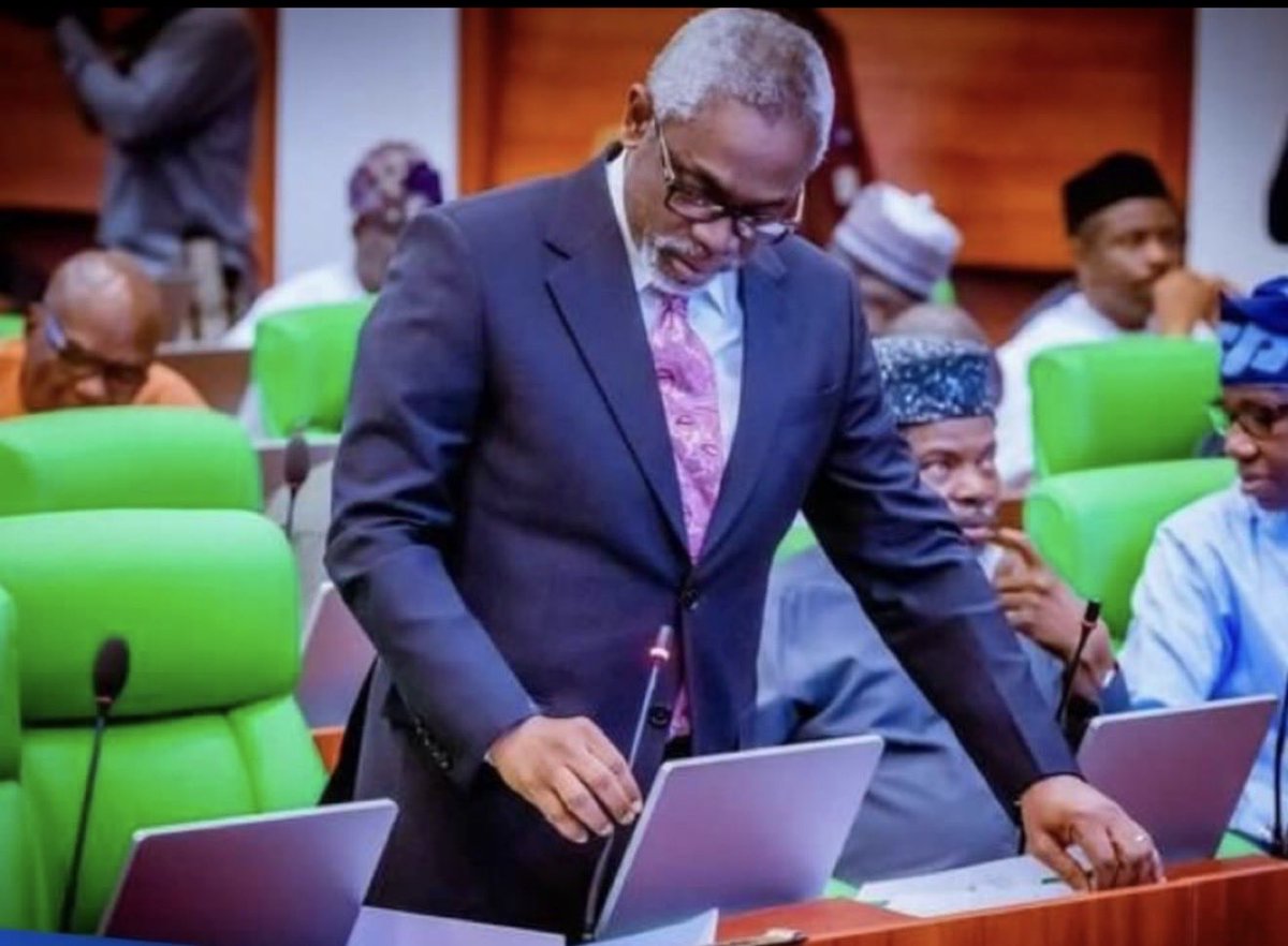 DeeOneAyekooto's tweet photo. Femi Gbajabiamila yearly MEGA Empowerment for the Grassroots in Surulere….today

Gave out 👇🏻
50 electric vehicles
 ₦250,000 to 2,000 people
500,000 to 500 people
₦1 million to 100 people
100 laptops
100 tricycles
100 Korope
and many other gifts.

Surulere is lucky ❤️ https://t.co/9wqfzR6fwV