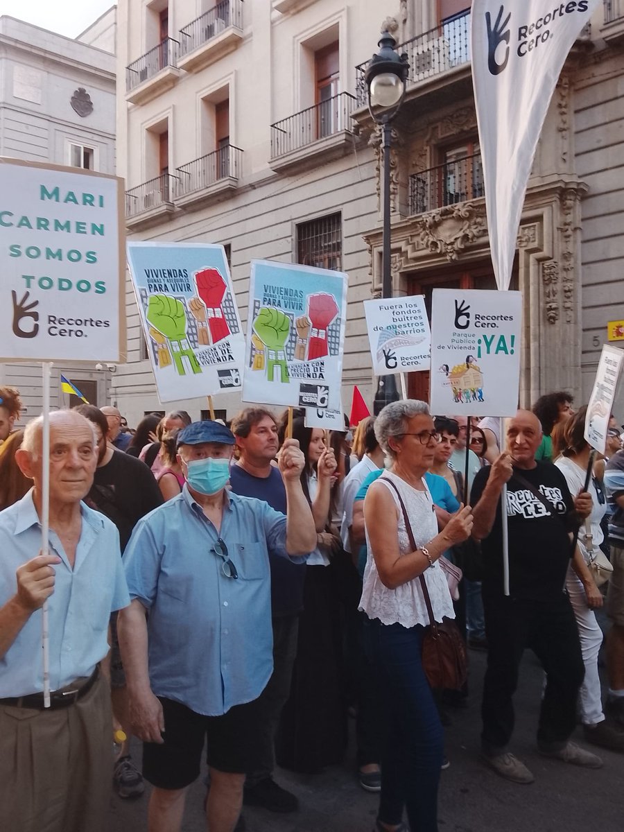 RecortesCero's tweet photo. Para la vivienda: solución YA
Fuera los fondos buitres de nuestras ciudades: los fondos de inversión con más del 10% del mercado de la vivienda son los que provocan la subida del precio de la vivienda
Mari Carmen somos todos. https://t.co/Qtkm3MPHQ2