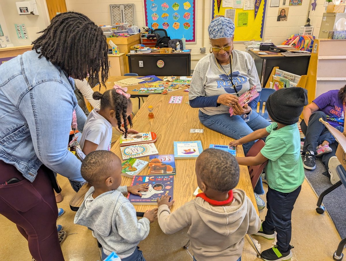 LaburnumES's tweet photo. 📚✨ Our Pre-K friends had fun in the class library today! There’s nothing better than seeing our youngest Lions explore books and develop a love for reading! 🦁💛

#PreKFun #LoveOfReading #LittleReaders #LaburnumLions https://t.co/i8Fsa60YpG