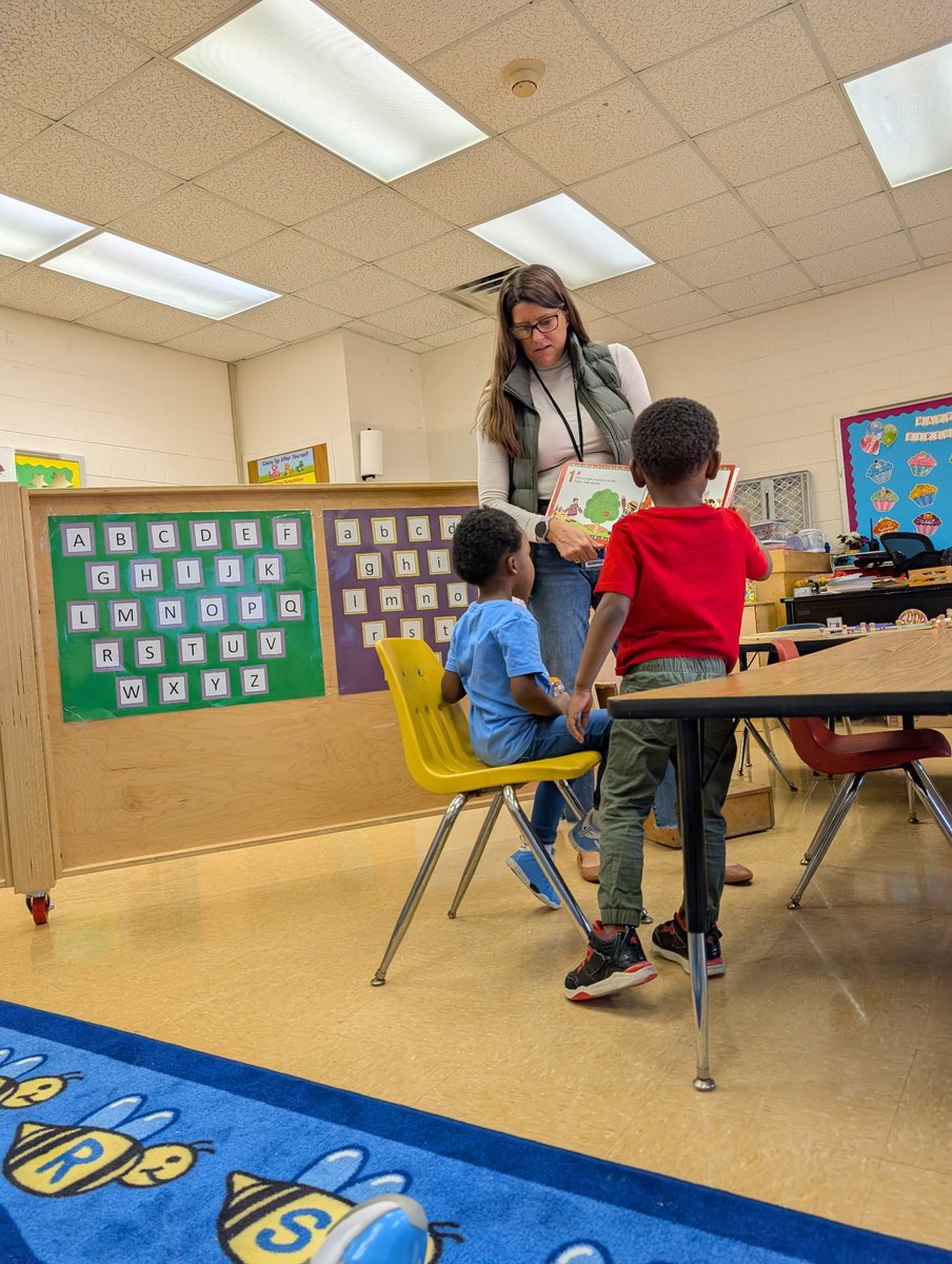 LaburnumES's tweet photo. 📚✨ Our Pre-K friends had fun in the class library today! There’s nothing better than seeing our youngest Lions explore books and develop a love for reading! 🦁💛

#PreKFun #LoveOfReading #LittleReaders #LaburnumLions https://t.co/i8Fsa60YpG