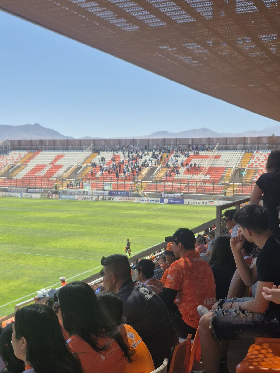 bot_zorrero's tweet photo. Ya que no les da pa hablar de fútbol a los chanchos kls, algun wanderino me puede decir porque no llegaron los lienzos https://t.co/y9qoP8JCCV
