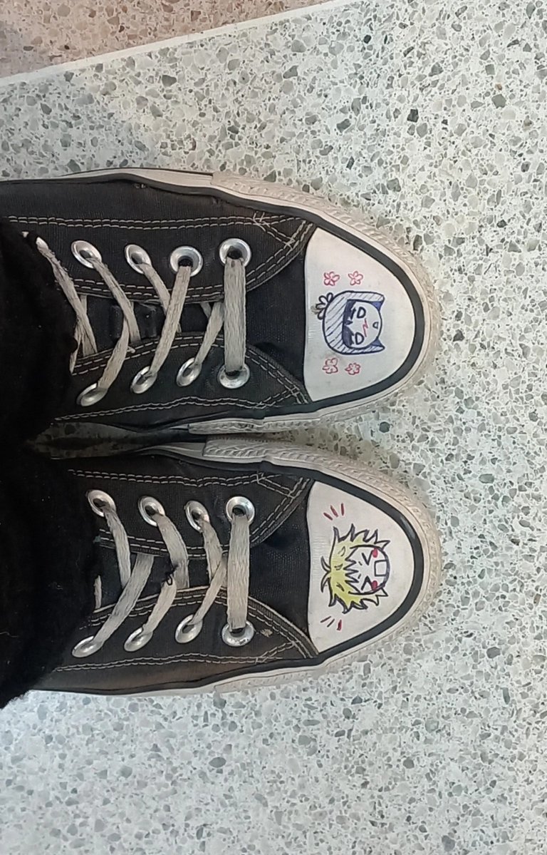 mizulovestweek's tweet photo. mis zapatos todos cochinos JAKSAJAJ https://t.co/Cg1bZW2qa8
