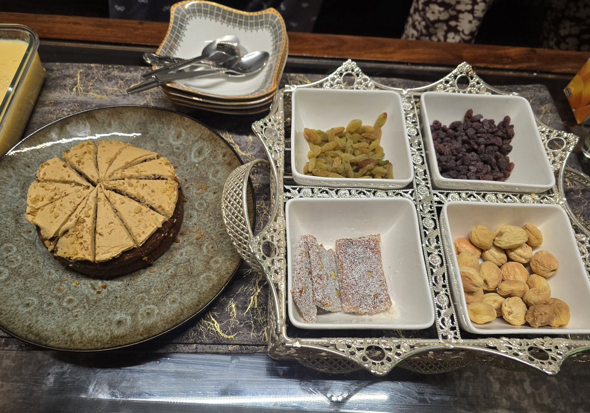 SaaShamsu's tweet photo. 😋😋😋😋😋 Lecker schmecker @qani78643897 
Visiting Amma 🤝👌 https://t.co/cPvxdJtzWA