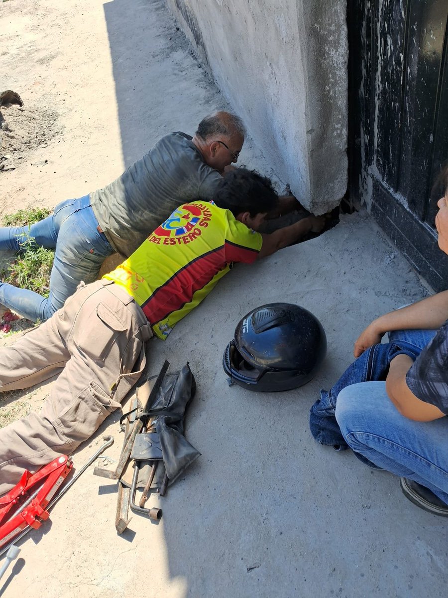 MarianoOses's tweet photo. Aca no se Rinde Nadie dice " la LEYENDA QUE NOS CUIDA, POLAAA "

Ellos saben que cada uno de Ustedes va a llegar..🙏

Gracias Martin Cabral !
Gracias Guardavidas !
Gracias Refugio El Montecito de los Canichones !! https://t.co/WMTam3eUlB