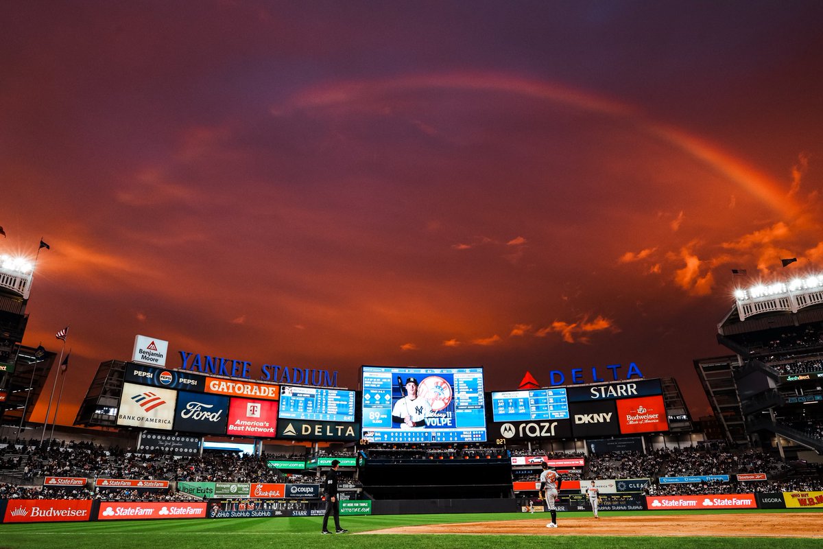 yankeestadium's tweet photo. Somewhere over the rainbow at Yankee Stadium 🌈 https://t.co/YhM4XpHEAp
