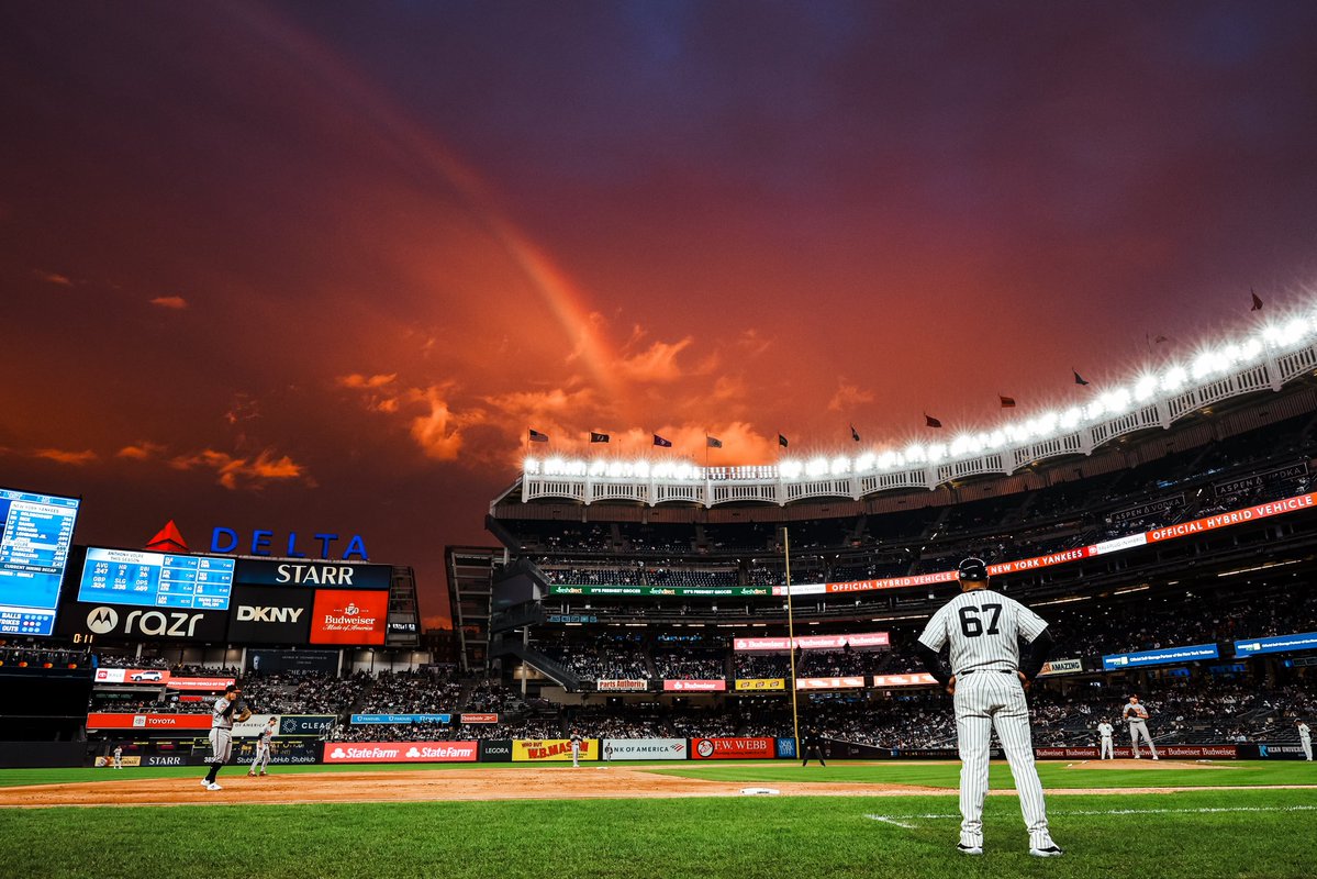 yankeestadium's tweet photo. Somewhere over the rainbow at Yankee Stadium 🌈 https://t.co/YhM4XpHEAp