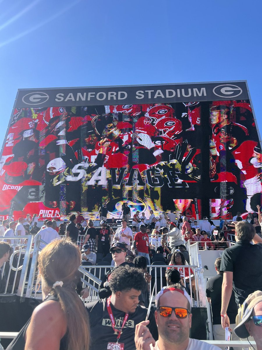 HBTFD1's tweet photo. Touchdown 90 yards!!!!! https://t.co/IctgYFJ13F