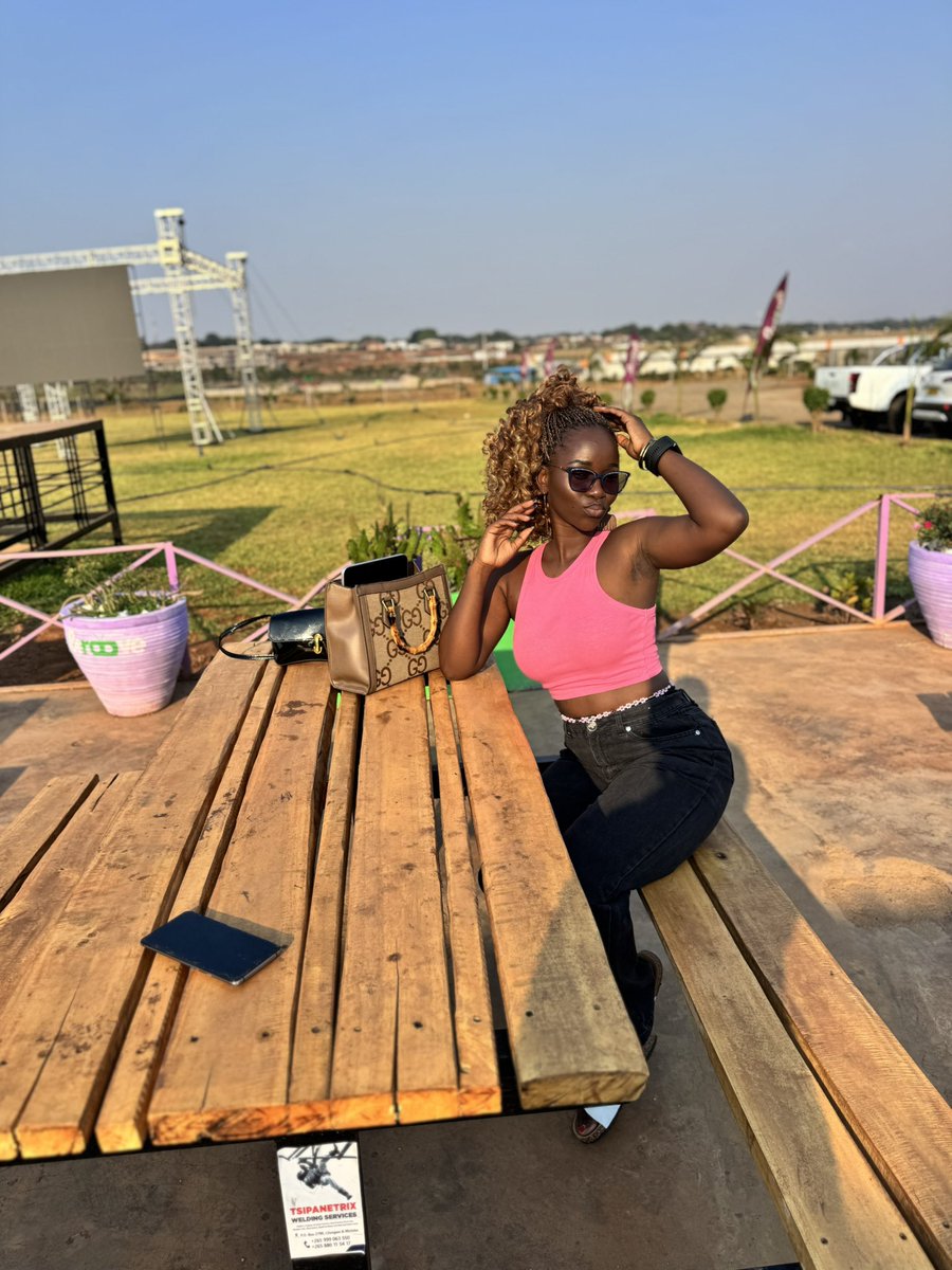 blak_etta's tweet photo. Feminine queen https://t.co/SpN5uI8dRn